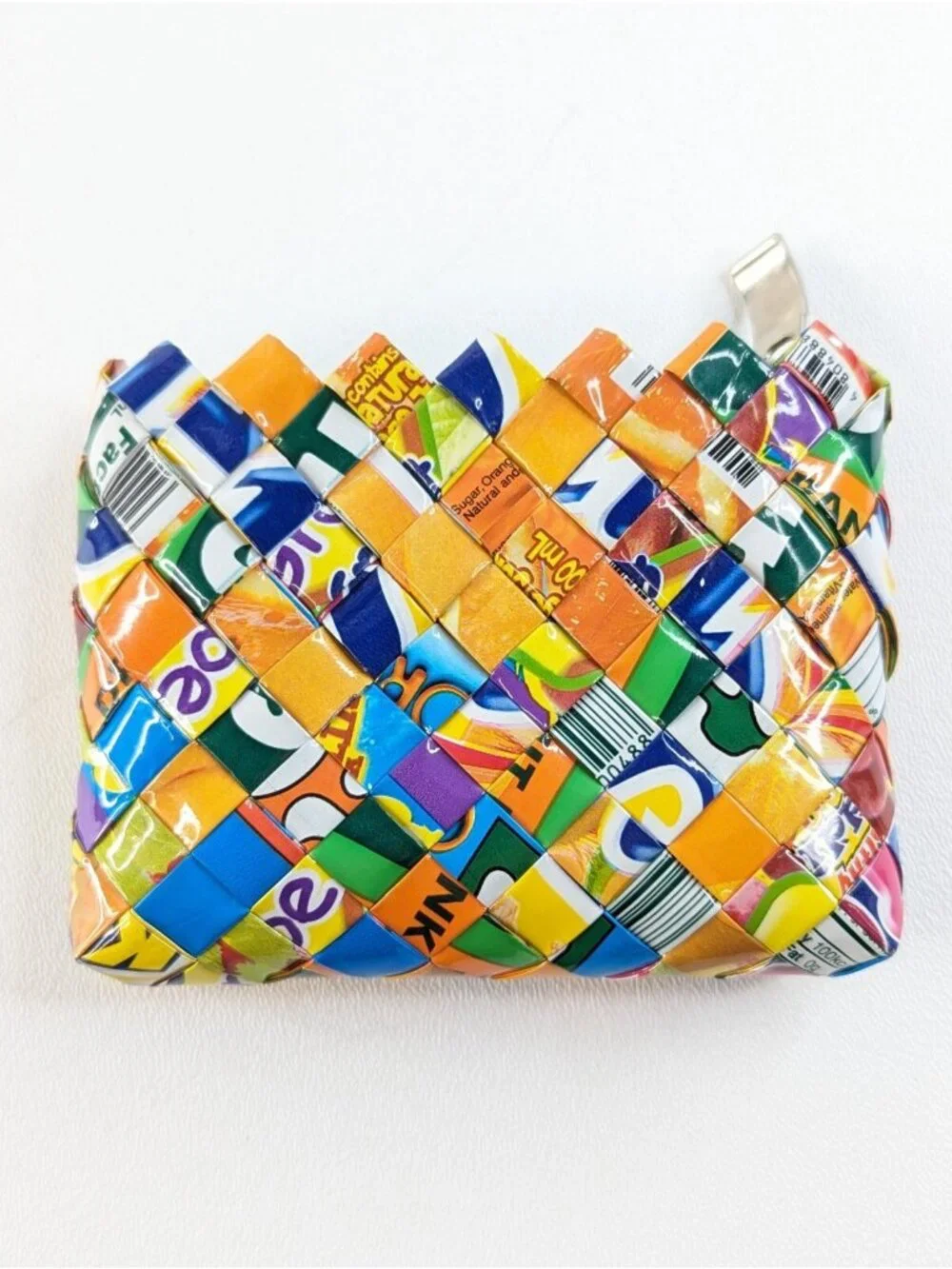 Unbranded wrapper weaved
